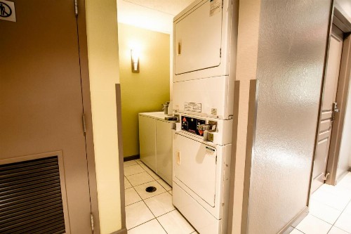 Days Inn & Suites by Wyndham Fort Myers Near JetBlue Park - image 31