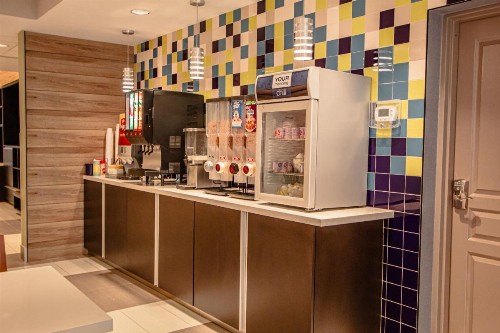 Days Inn & Suites by Wyndham Fort Myers Near JetBlue Park - image 33