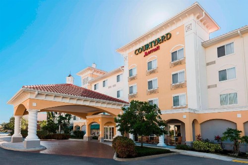 Courtyard Fort Myers at I-75 and Gulf Coast Town Center - image 3