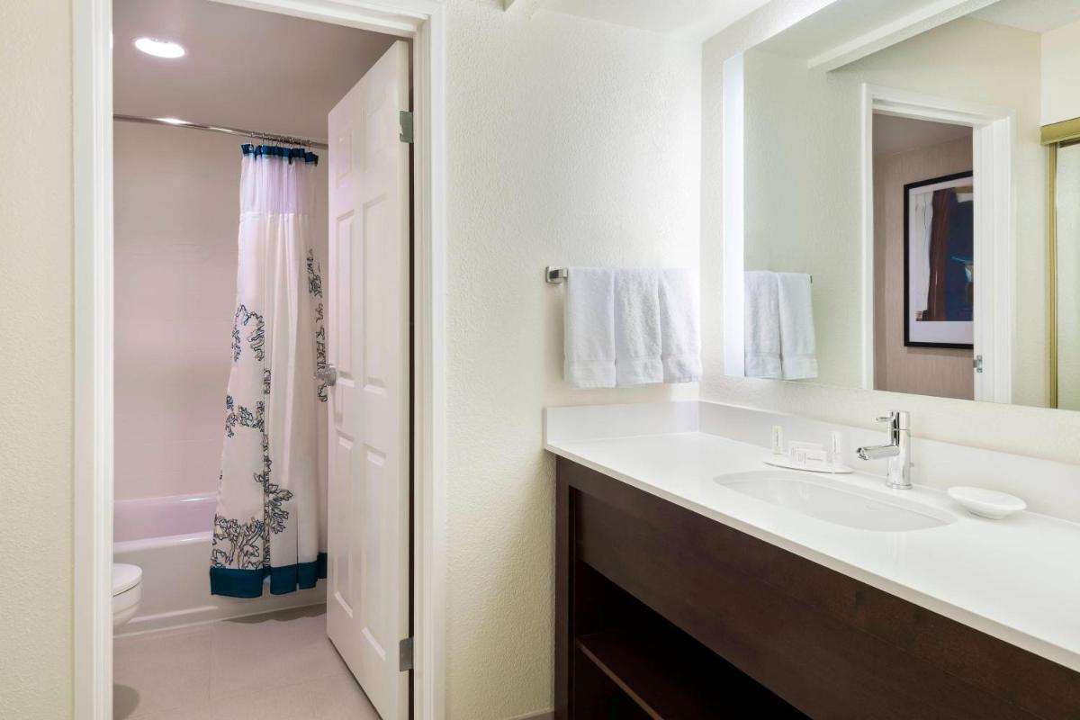 Residence Inn by Marriott Fort Myers - image 4