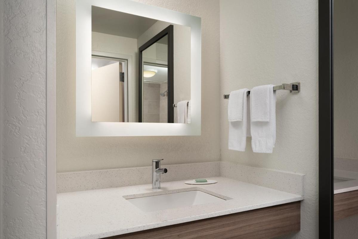 SpringHill Suites Fort Myers Airport - image 4