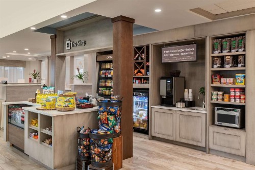 Hilton Garden Inn Fort Myers Airport/FGCU - image 7