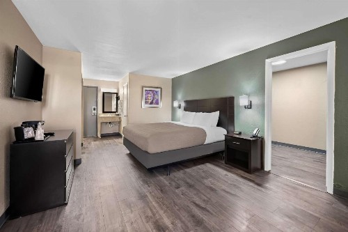 Travelodge by Wyndham Fort Myers - image 19