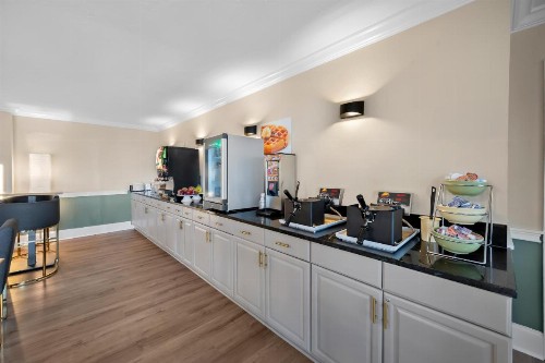 Travelodge by Wyndham Fort Myers - image 30