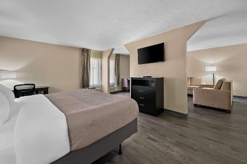 Travelodge by Wyndham Fort Myers - image 43