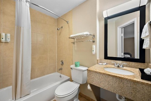 Travelodge by Wyndham Fort Myers - image 48