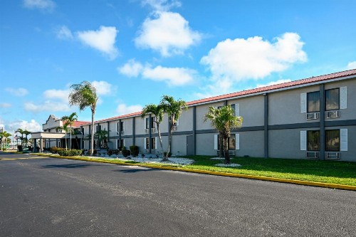 Travelodge by Wyndham Fort Myers - image 49