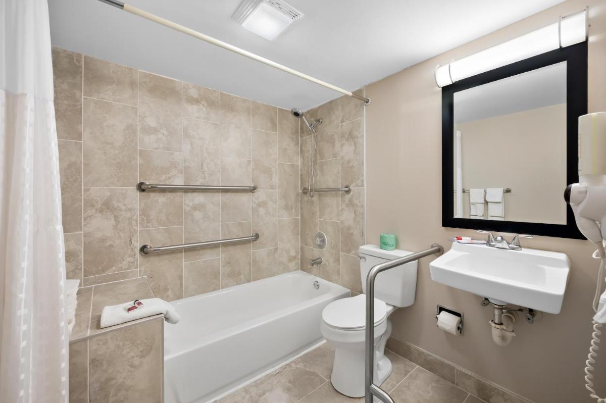 Travelodge by Wyndham Fort Myers - image 6