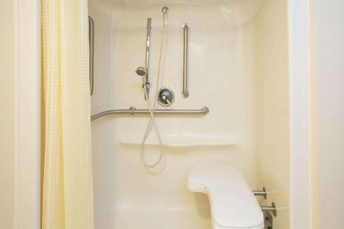 Travelodge by Wyndham Fort Myers Airport - image 20
