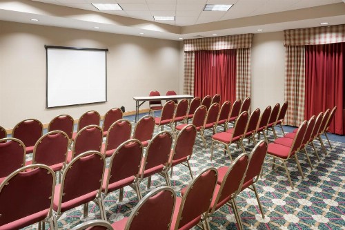 Baymont by Wyndham Fort Myers Airport - image 18