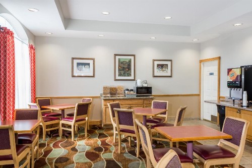 Baymont by Wyndham Fort Myers Airport - image 22
