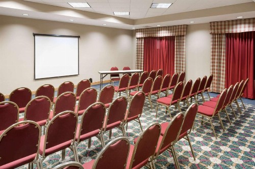Baymont by Wyndham Fort Myers Airport - image 32