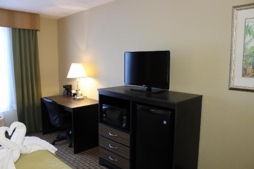Baymont by Wyndham Fort Myers Airport - image 6