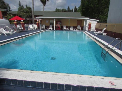 Howard Johnson by Wyndham Ft. Myers FL - image 23