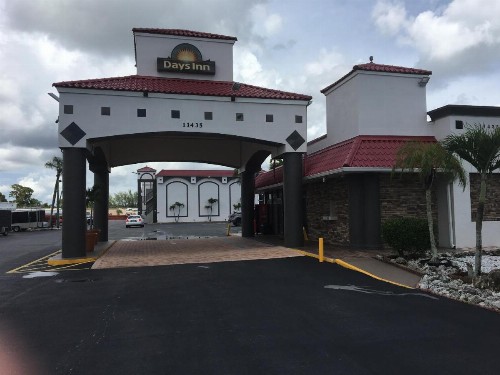 Days Inn by Wyndham Fort Myers - image 15