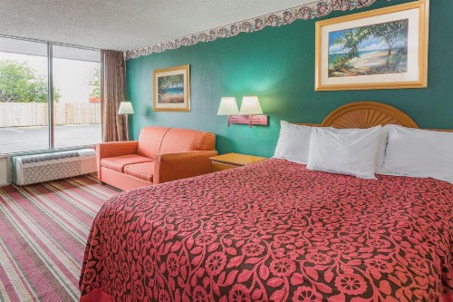 Days Inn by Wyndham Fort Myers - image 27