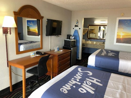 Days Inn by Wyndham Fort Myers - image 29