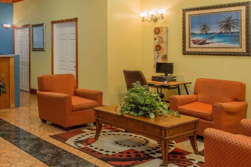 Days Inn by Wyndham Fort Myers - image 32