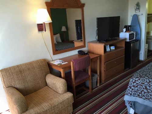 Days Inn by Wyndham Fort Myers - image 38