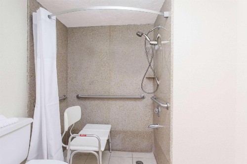 Days Inn by Wyndham Fort Myers - image 39
