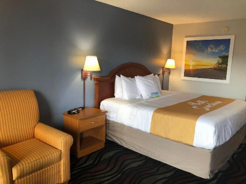 Days Inn by Wyndham Fort Myers - image 40