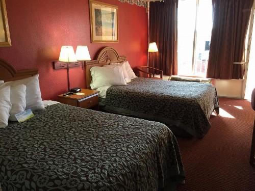 Days Inn by Wyndham Fort Myers - image 5