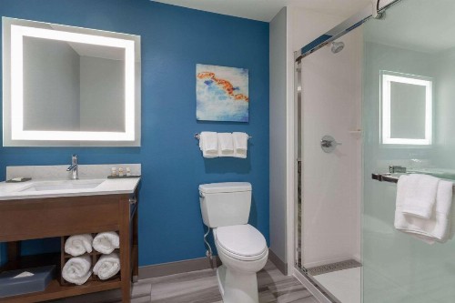 La Quinta by Wyndham Ft. Myers - Sanibel Gateway - image 12
