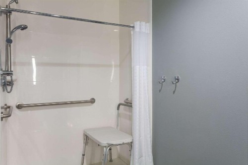 La Quinta by Wyndham Ft. Myers - Sanibel Gateway - image 22
