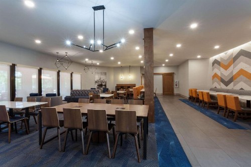 La Quinta by Wyndham Ft. Myers - Sanibel Gateway - image 4