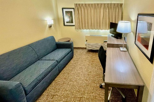 Suburban Extended Stay Hotel Fort Myers Cape Coral - image 11