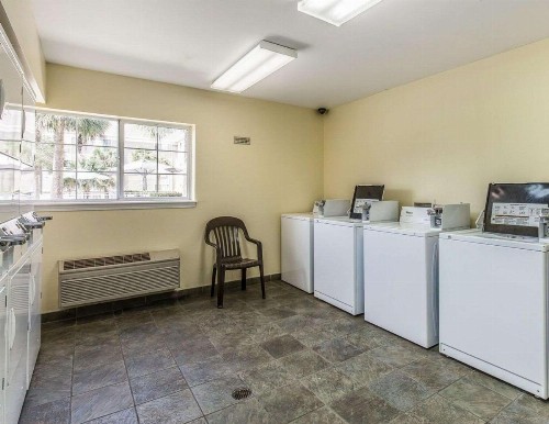 Suburban Extended Stay Hotel Fort Myers Cape Coral - image 3