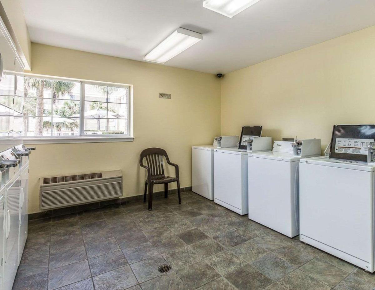 Suburban Extended Stay Hotel Fort Myers Cape Coral - image 3