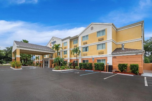 Comfort Inn Fort Myers Northeast - image 2