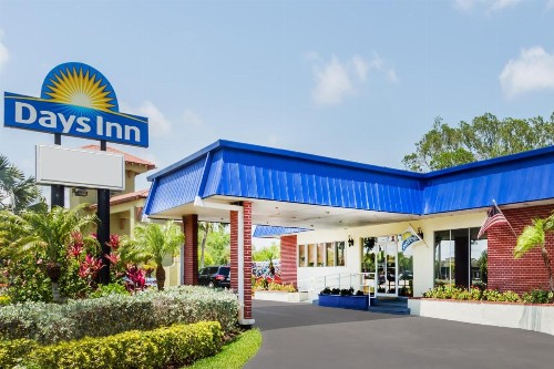Days Inn by Wyndham Fort Myers Springs Resort - image 13