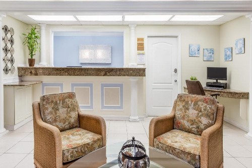 Days Inn by Wyndham Fort Myers Springs Resort - image 17