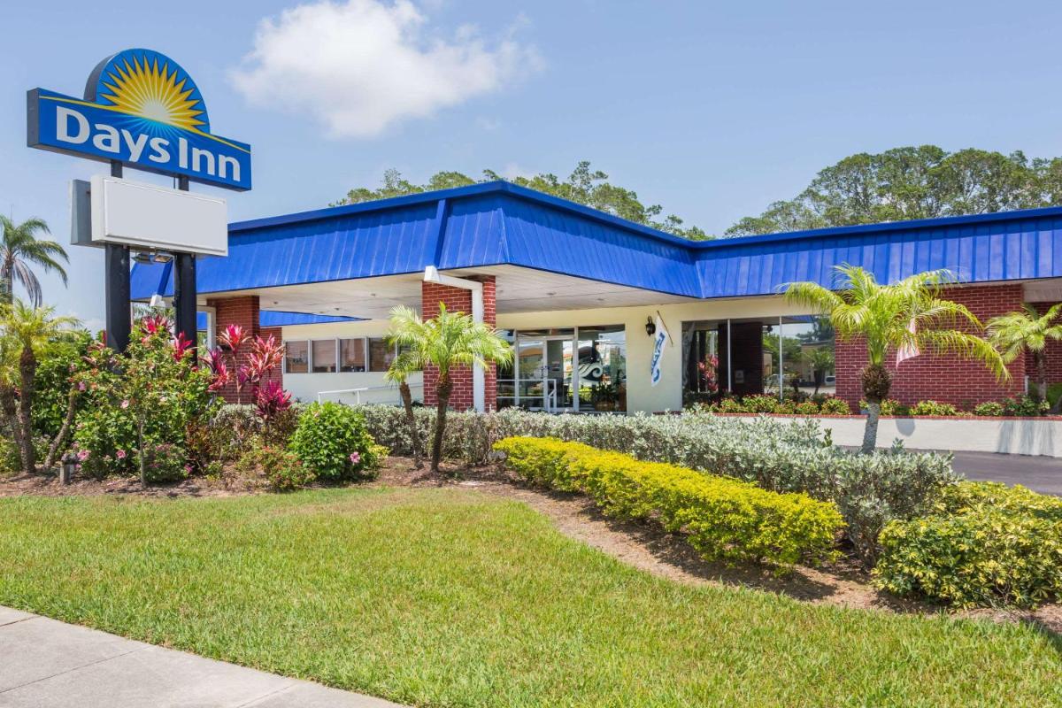 Days Inn by Wyndham Fort Myers Springs Resort - image 2