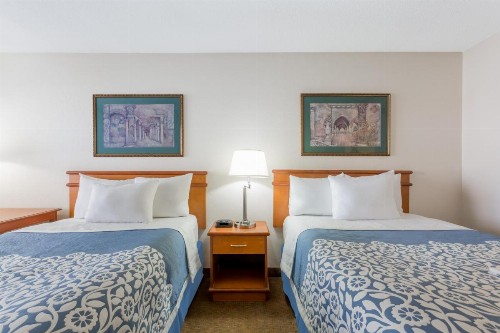 Days Inn by Wyndham Fort Myers Springs Resort - image 29