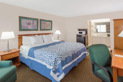 Days Inn by Wyndham Fort Myers Springs Resort - image 31