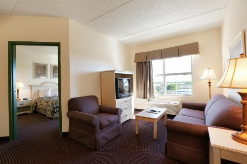 Allure Suites of Fort Myers - image 13