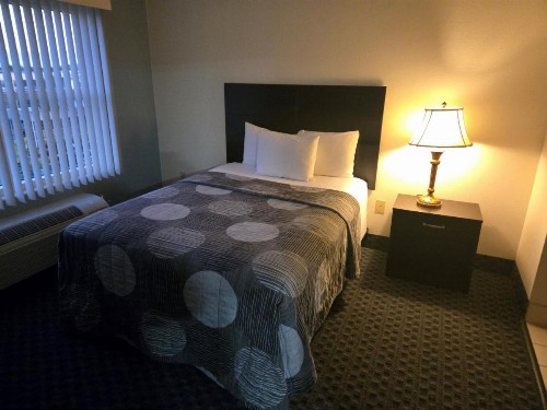 Allure Suites of Fort Myers - image 19
