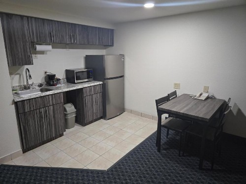Allure Suites of Fort Myers - image 23