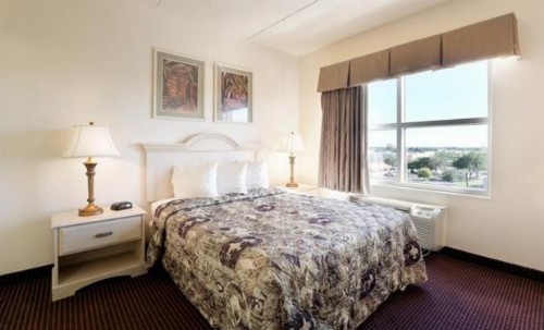 Allure Suites of Fort Myers - image 36