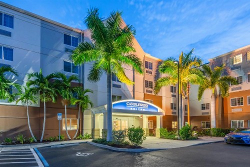 Candlewood Suites Fort Myers Interstate 75 an IHG Hotel - image 3