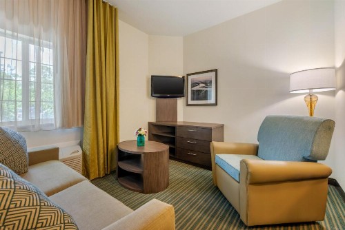 Candlewood Suites Fort Myers Interstate 75 an IHG Hotel - image 9