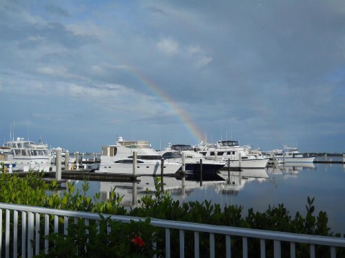 Legacy Harbour Hotel & Suites - image 2