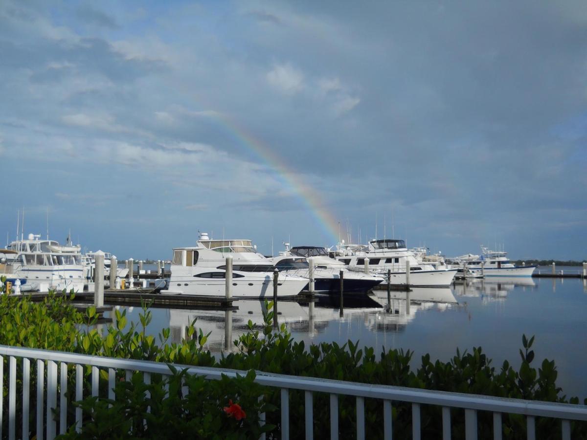 Legacy Harbour Hotel & Suites - image 2
