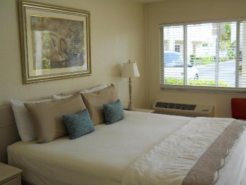 Legacy Harbour Hotel & Suites - image 6