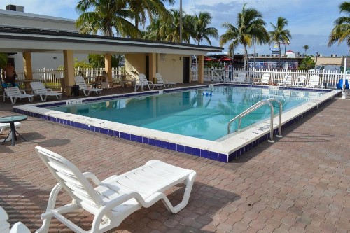 Americas Best Value Inn Fort Myers - image 11