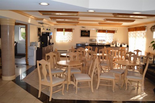 Americas Best Value Inn Fort Myers - image 9