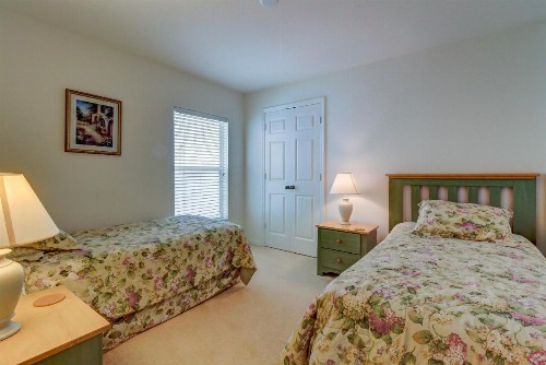 Satin Gold Retreat - image 9